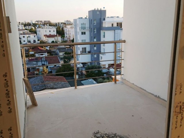 Lefkoşa K.Kaymaklı’da Çok Kaliteli 1 Aya Teslim -KREDİYE UYGUN- 2+1 PENTHOUSE SATILIK Daireler!