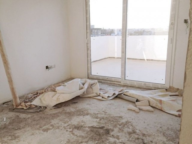 Penthouse For Sale in Küçük Kaymaklı, Nicosia