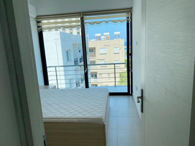 Girne'de Asansörlü Temiz ve Güvenli Girişli Binada 350Stg. den Başlayan Kiralık 2+1 Daireler!