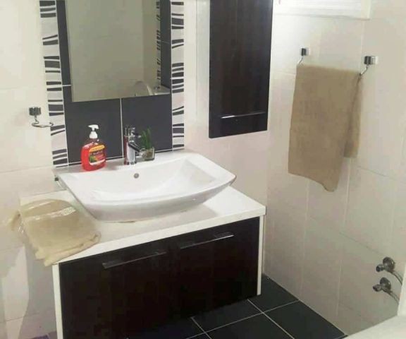 "12 AY PEŞİN ÖDEMEDE" 140m2 -3+1 Zemin kat bahçe kullanımlı daire Sadece 350Stg/Aylık Kiralık!!!  