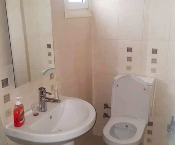 "12 AY PEŞİN ÖDEMEDE" 140m2 -3+1 Zemin kat bahçe kullanımlı daire Sadece 350Stg/Aylık Kiralık!!!  