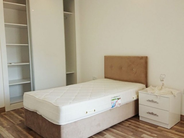 Girne'de Prestijli, Güvenlikli Rezidansta Lüks 3+1 EŞYALI Kiralık daire!