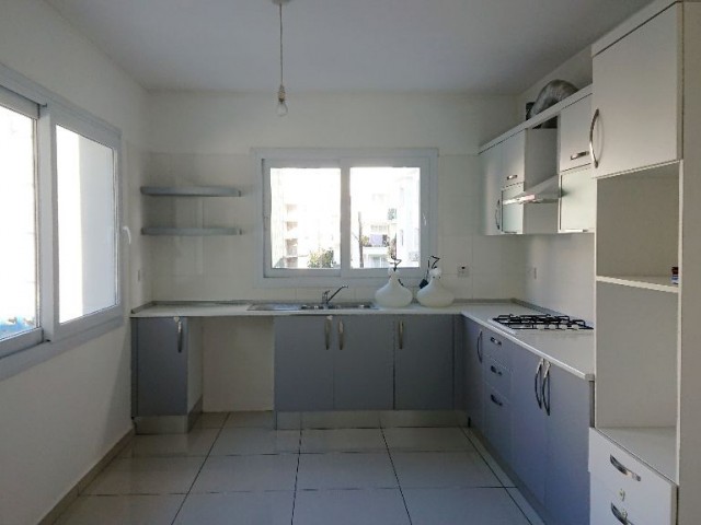 Flat To Rent in Girne Merkez, Kyrenia