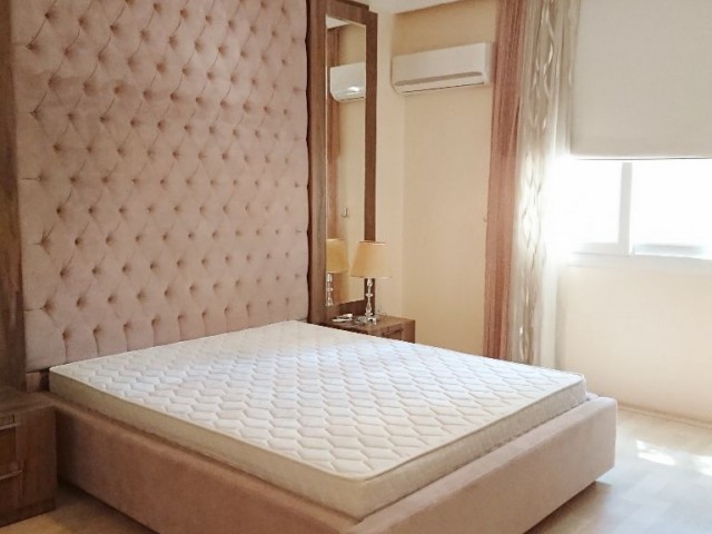 Girne Öğretmen Evi Bölgesinde Nezih Bakımlı Apartmanda 3+1 Full Eşyalı SATILIK Daire!