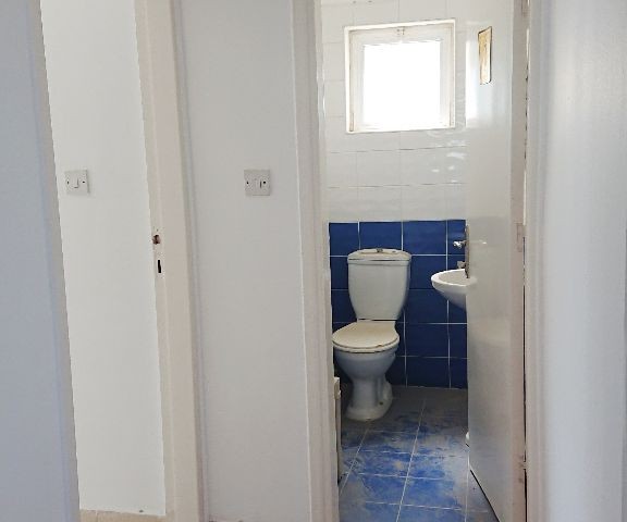 Girne Merkez'de ***KELEPİR*** 3+1 TÜRK MALI SATILIK DAİRE! 