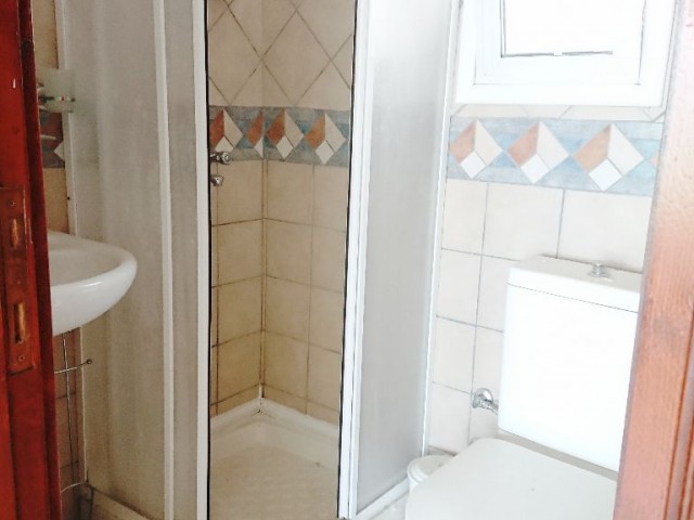 DISCOUNT! 60,000Stg! A Spacious Spacious 2 + 1 Investment 2-Bathroom APARTMENT FOR SALE in the Center of Kyrenia! ** 