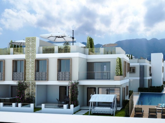 1+1 Wohnungen zum Verkauf mit Garten oder Terrasse auf dem Grundstück mit Pool in der Nähe des Meeres in Karaoglanoglu! ** 