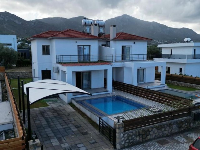 Çatalköy’de Dağ Deniz Manzaralı 140m2 - 3+1 İkiz Villa - özel HAVUZLU 