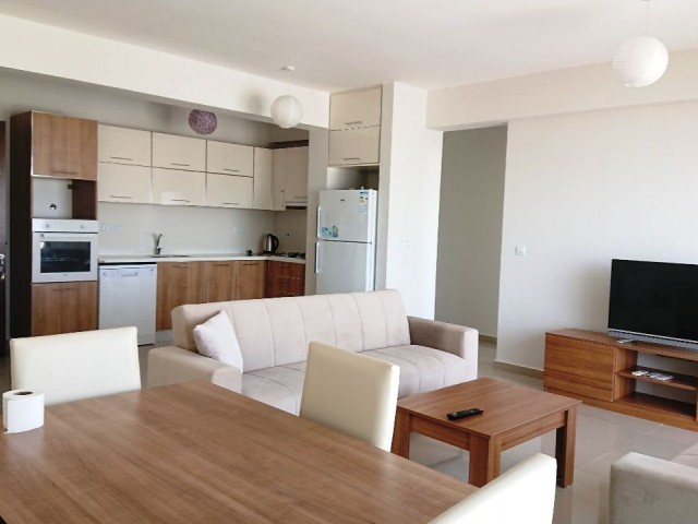 Girne Merkez'de Servis Güzergahına ve Markete Yakın, Yeni, Asansörlü binada 3+1 Kiralık Yarı Penthouse !