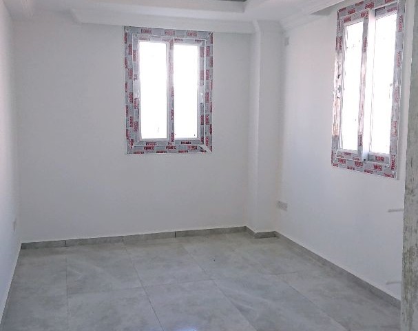 3 + 1 Neue Villa Zum Verkauf Mit Großem Garten In Alsancak **  ** 