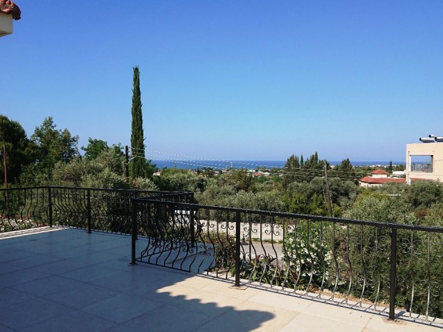 A Villa for Sale with a 3 + 1 Communal Pool with a Well-groomed Mountain Sea View in Edremit! ** 