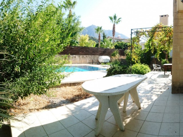 A Villa for Sale with a 3 + 1 Communal Pool with a Well-groomed Mountain Sea View in Edremit! ** 