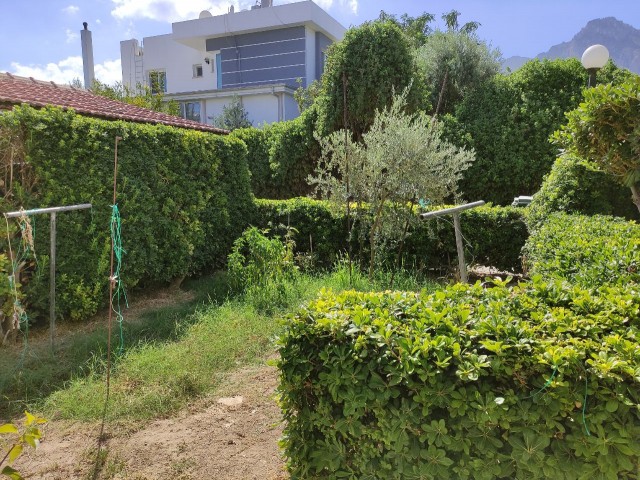 Semi-detached Villa for Rent in a Site with Shared Pool in Magnificent Gardens