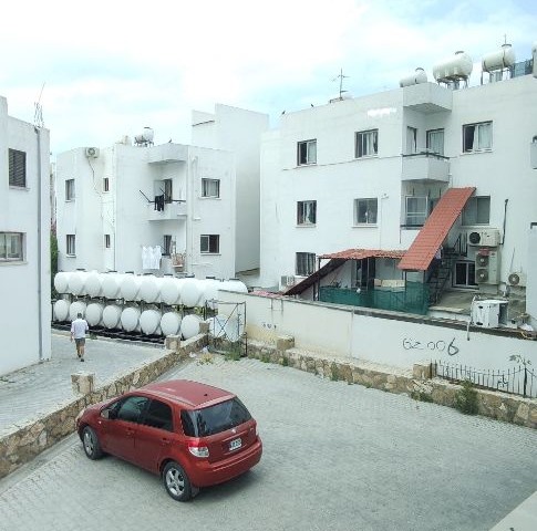 ** Ermäßigter Preis* * 145m2 im Zentrum von Kyrenia-3+1 Türkische Eigentumswohnung super gepflegte Wohnung zum Verkauf! ** 
