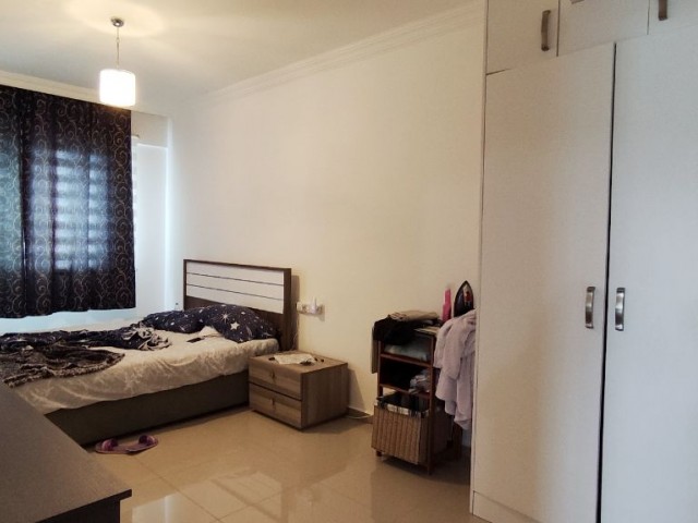 **DISCOUNTED PRICE**Super Well-Maintained Apartment for Sale with 145m2-3+1 Turkish Title in the Center of Kyrenia! ** 