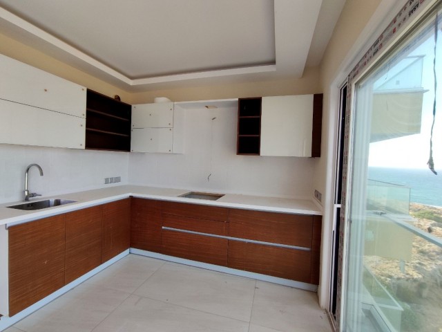 Luxus 3+1 Wohnung Zu Vermieten/Zu verkaufen in Strandlage von seltener Schönheit in Kyrenia ! ** 