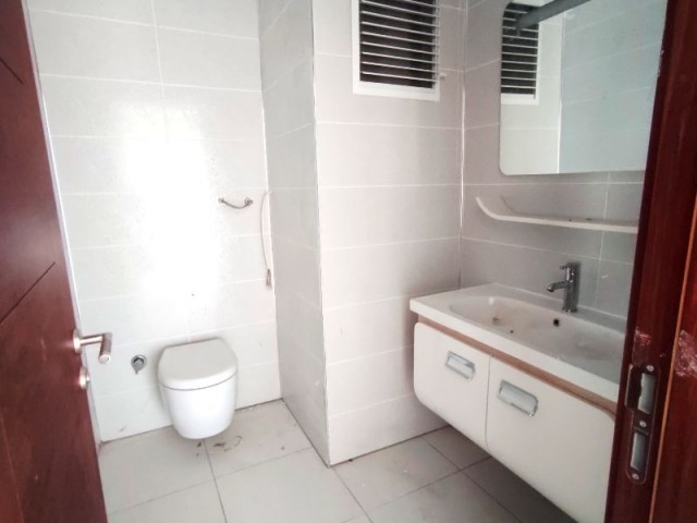 Luxus 3+1 Wohnung Zu Vermieten/Zu verkaufen in Strandlage von seltener Schönheit in Kyrenia ! ** 