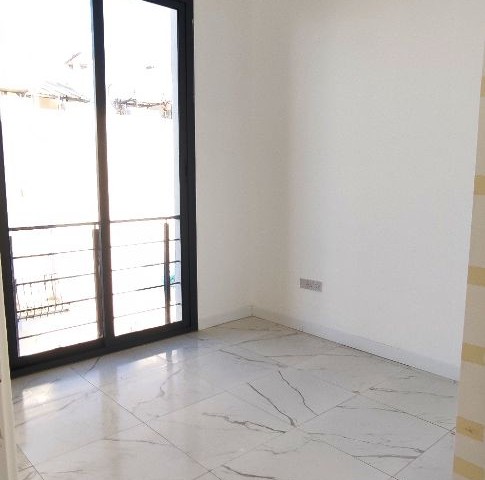 2+1 Wohnungen mit Berg / Meerblick zu verkaufen in Alsancak ab 85, 000Stg.! ** 