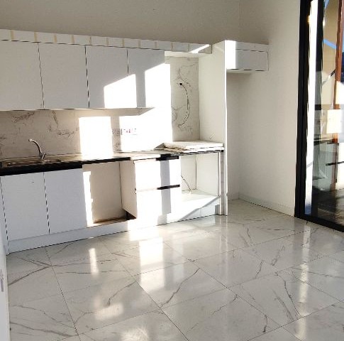 2+1 Wohnungen mit Berg / Meerblick zu verkaufen in Alsancak ab 85, 000Stg.! ** 