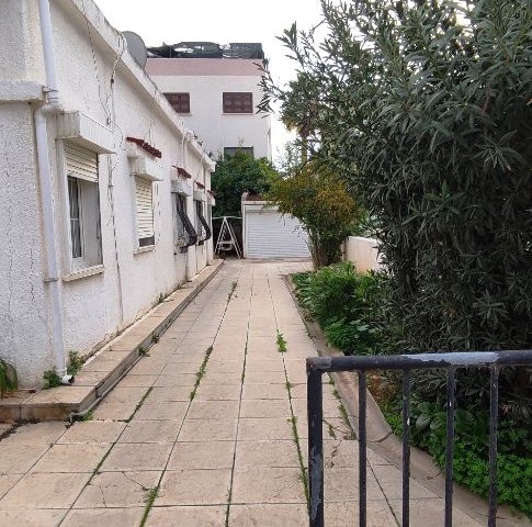 Detached House For Sale in Küçük Kaymaklı, Nicosia