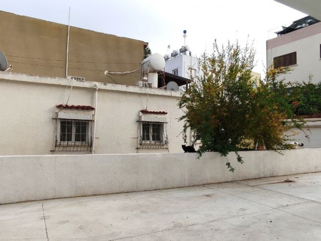 Detached House For Sale in Küçük Kaymaklı, Nicosia