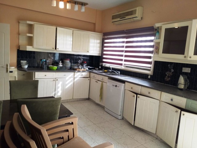 Ground floor furnished 3+1 apartment for rent in Kyrenia Center  ** 