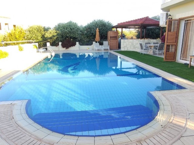 Villa with Private Pool for Rent in Edremit, 1 minute from the Ring Road
