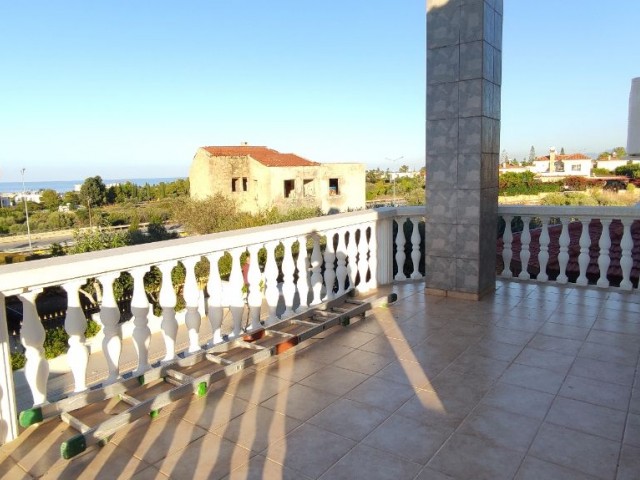 Villa with Private Pool for Rent in Edremit, 1 minute from the Ring Road