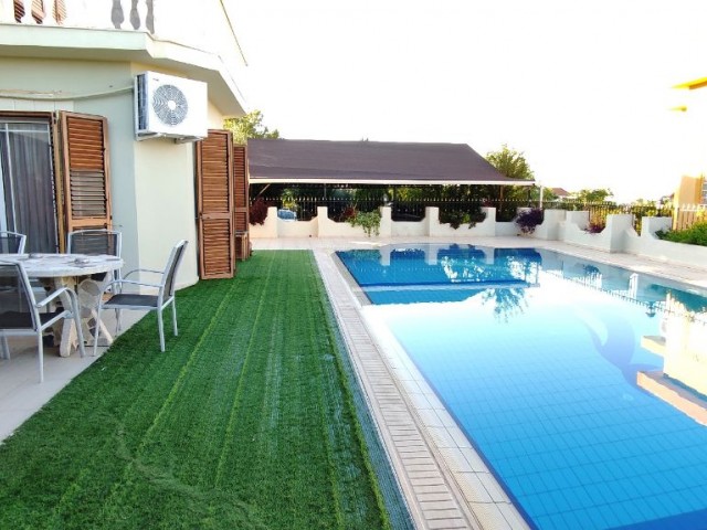 Villa with Private Pool for Rent in Edremit, 1 minute from the Ring Road