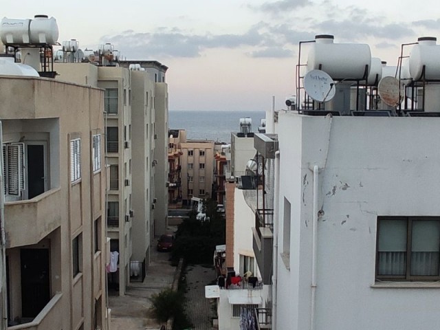 Girne Kaşgarcourt Bölgesi 1+1 Geniş Satılık Daire 