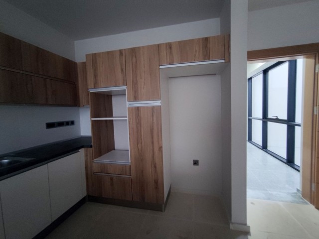 Girne Kaşgarcourt Bölgesi 1+1 Geniş Satılık Daire 