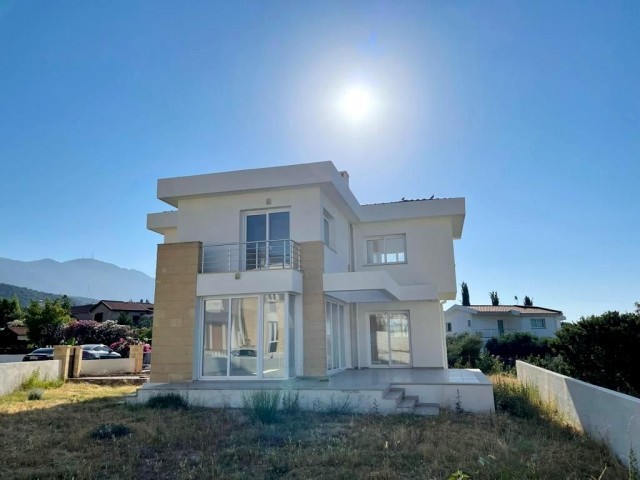 Unsere letzte 3+1-Villa mit Blick auf die Berge und das Meer in Yeşiltepe, Alsancak!