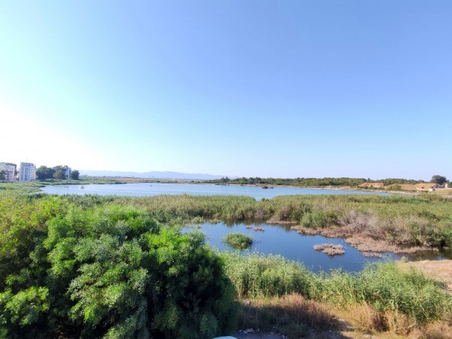 Wohnungen mit Seeblick zum Verkauf in einem neuen Gebäude mit hochwertigem Aufzug in Famagusta