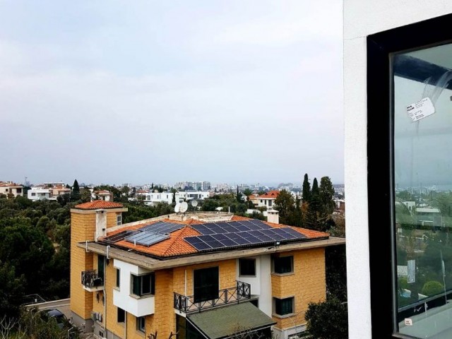 Bellapais'te Teras Kullanımlı Geniş Ferah Şık 2+1 Kiralık Daire