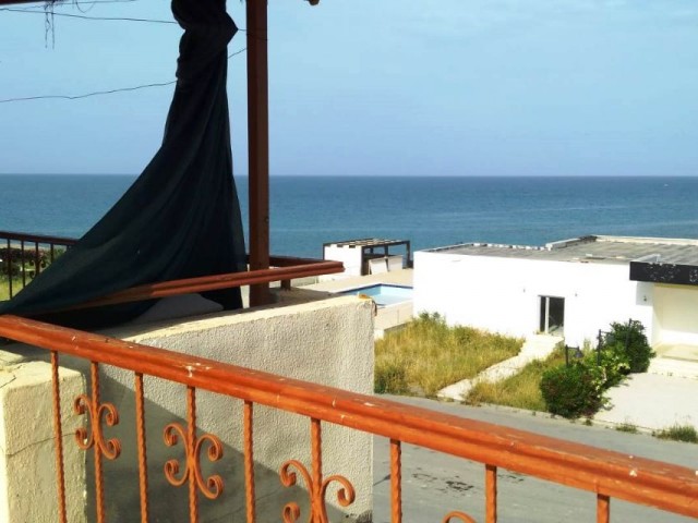 Fully furnished apartment with terrace, 15 minutes' drive from Kyrenia, 100 meters from the sea