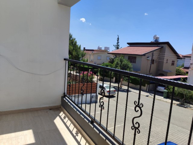 2+1 well-maintained flat for sale on the 1st floor in Gönyeli Yenikent