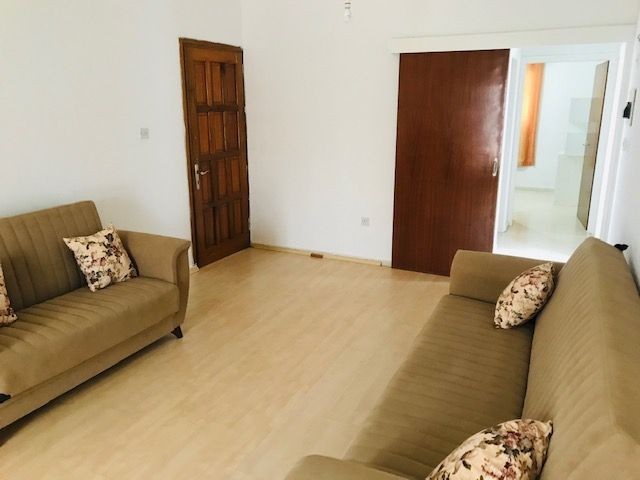 LEFKOŞA GÖNYELİ'DE MERKEZİ 2+1 KİRALIK DAİRE