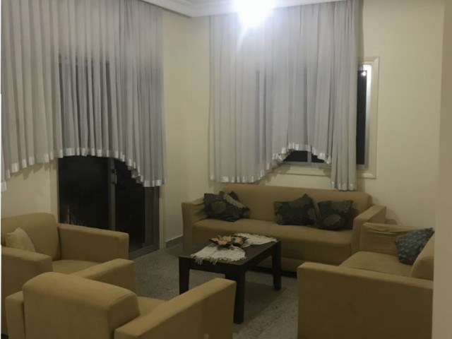 Durakların dibinde 3+1 eşyalı Lefkoşa Merit Hotel civarı Kumsal bölgesinde