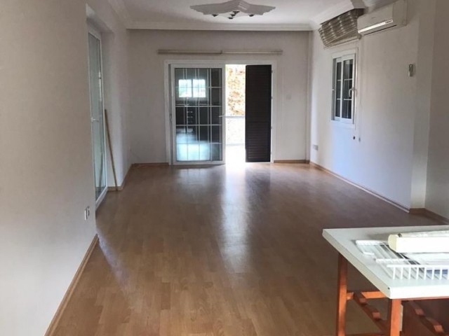 Lefkoşa'nın En Gözde Yeri Olan Ortaköy Bölgesi'nde Aylık Ödemeli Bahçeli  İkiz Villa (0533 843 21 39  -  0542 861 62 72)