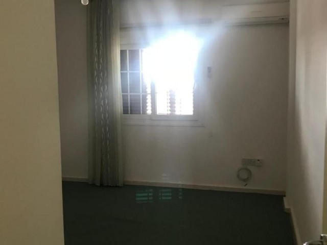 Lefkoşa'nın En Gözde Yeri Olan Ortaköy Bölgesi'nde Aylık Ödemeli Bahçeli  İkiz Villa (0533 843 21 39  -  0542 861 62 72)