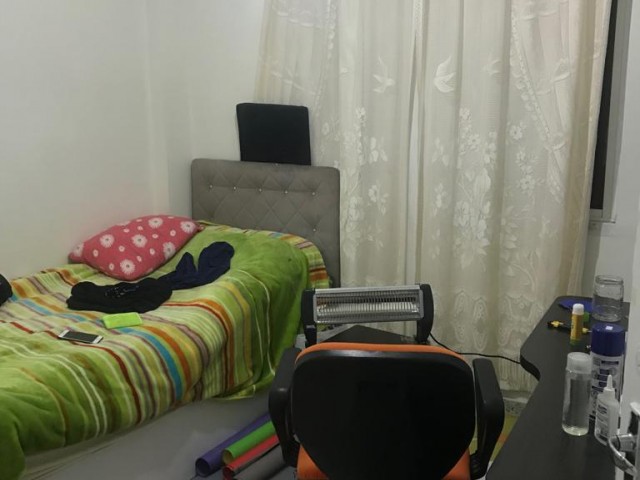 Yenikent'te (3+1)  Türk Tapulu levent Apartmanlarında  Daire ( Takasa Açık)