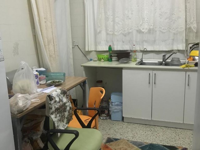 Yenikent'te (3+1)  Türk Tapulu levent Apartmanlarında  Daire ( Takasa Açık)