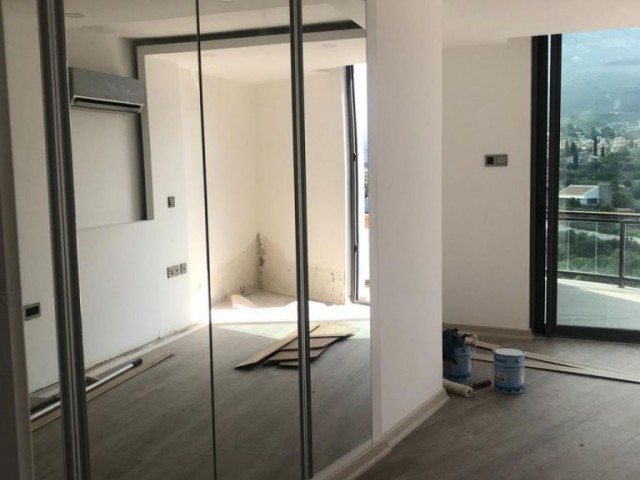 Girne Merkezde , Kendinizi Özel Hissedebileceğiniz Bir Dublex Penthouse ( 147 m2)