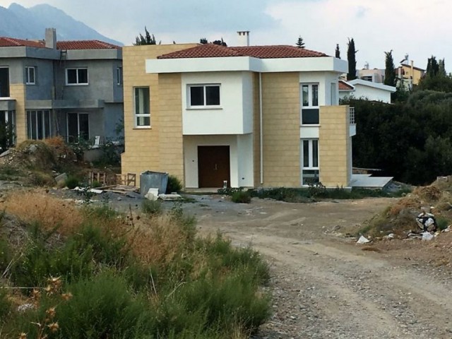 Вилла Продается in Yeşiltepe, Кирения