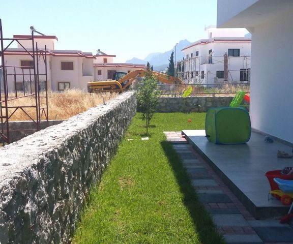 Luxurious  4+1  villas ( 270 m2) in Alsancak / Yeşiltepe  ready to move in !  +90533 843 21 39  -  +90 542 861 62 72 