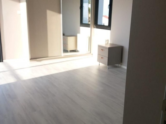 Alsancak / Yeşiltepe'de Muhteşem Lokasyonda , Lüks( 3+1)   185 m2  Özel  HAVUZLU Müstakil  Önü Kesilmez Deniz / Dağ  Manzaralı Villa  +905338432139  - +905428616272