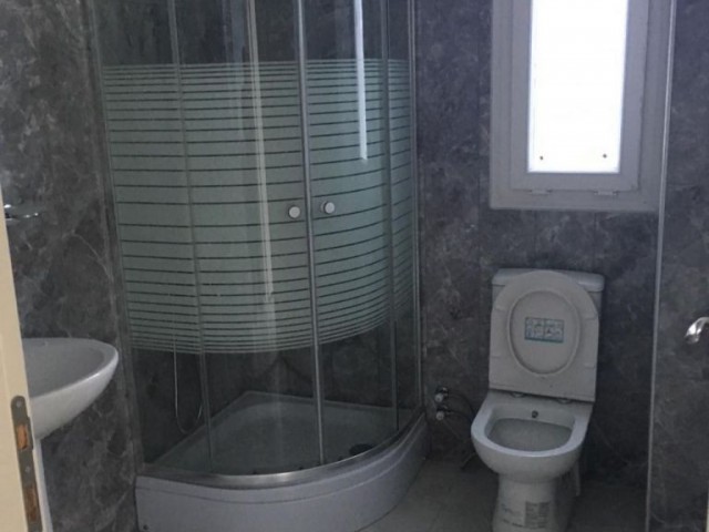 Girne merkezde(2+1)(80 m2) Kiralık  Daire