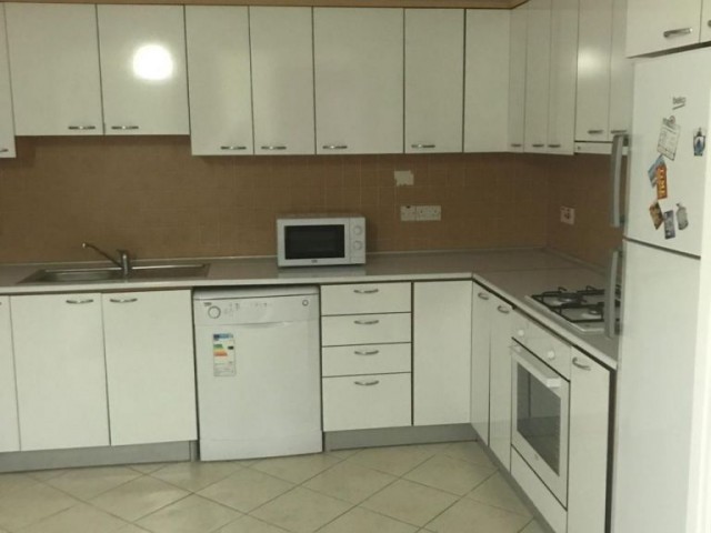 Gönyeli 'de 3+1 Önü Durak Olan , Full Eşyalı 135 m2 Günlük Kiralık Daire