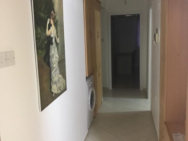 Gönyeli 'de 3+1 Önü Durak Olan , Full Eşyalı 135 m2 Günlük Kiralık Daire