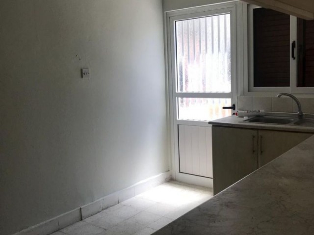 Flat To Rent in Köşklüçiftlik, Nicosia